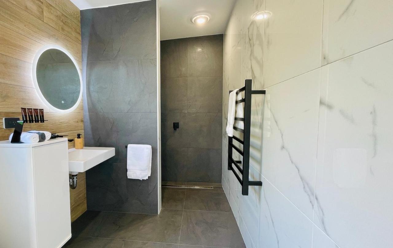 Ohope Villas With Spa,Sauna,Pool, Adults Only エクステリア 写真